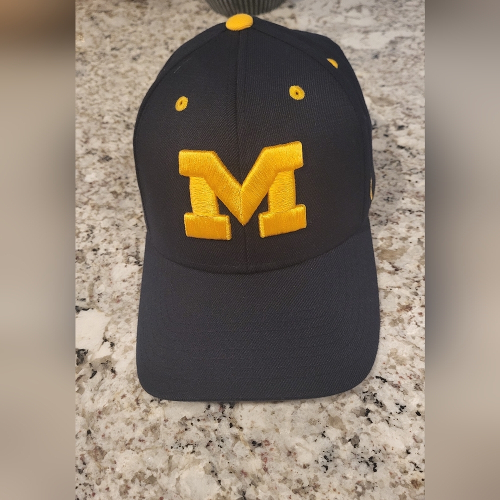 University Of Michigan Logo Cap.  Zephyr. Size Medium